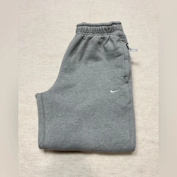 Nike Women Gray Sweatpants Small Athleisure Fleece Jogger Gym Workout Streetwear - Picture 3 of 7